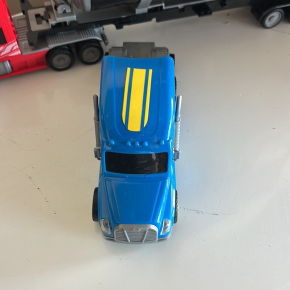 Truck toys 2 semi trucks with tank great shape fun to play use ur imagination - Picture 3 of 8